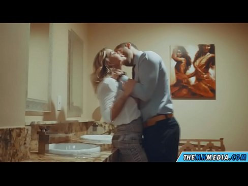 ❤️ Cum busty flava seducit in latrinae publicae Quality porn at porn la.xxxtun.ru